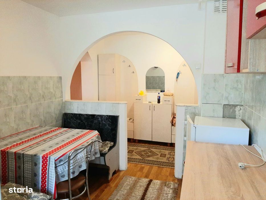 Vand apartament 3 camere PARTER, bloc caramida, Micro 16, Satu Mare