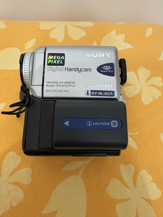 Sony DCR-PC101E – MiniDV цифрова видеокамера