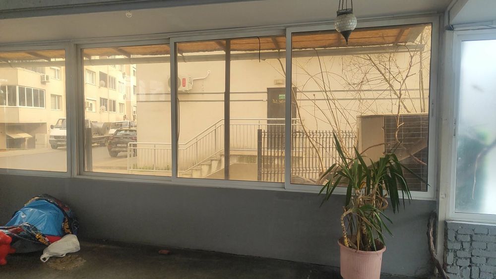 Плъзгащата алуминиева дограма