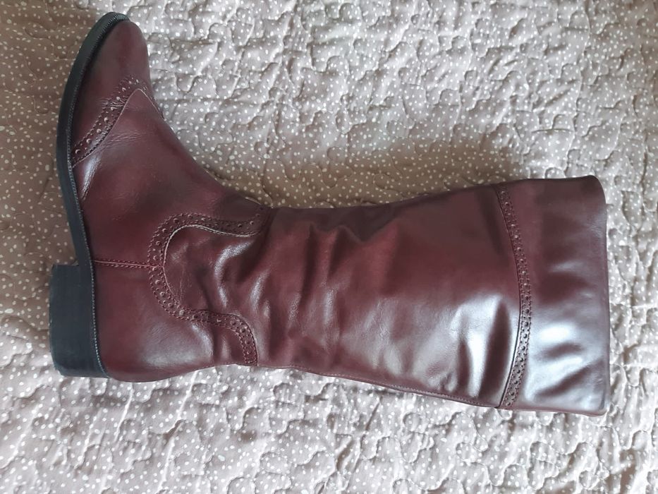 Cizme BATA bordo 100% piele naturala, stare excelenta