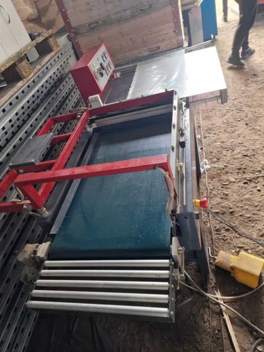 Mașină  de ambalat in folie termocontractibila