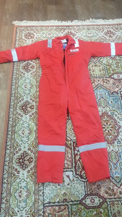 Продам спец одежду