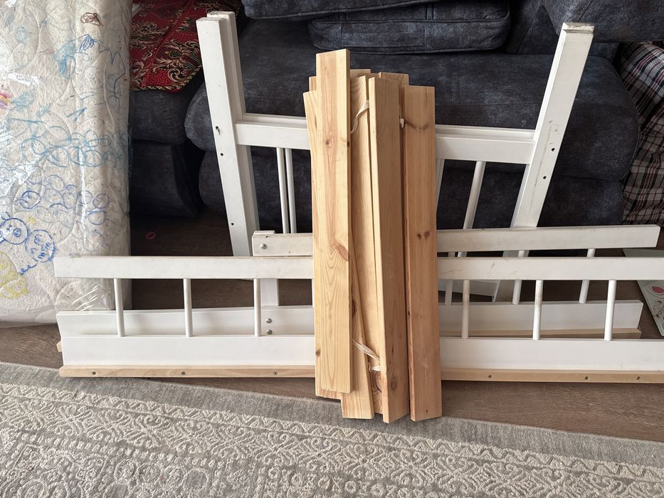 Кровать детская белая 140см