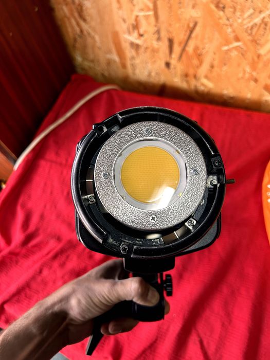 Godox SL200W LED Video Light – Montură Bowens