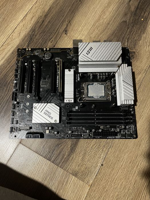 Se vinde placa de baza Pro B760-P II si I5 14400F