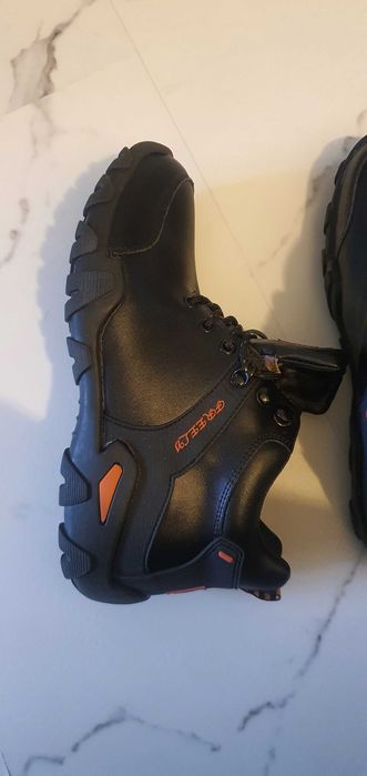 Зимни кожени обувки