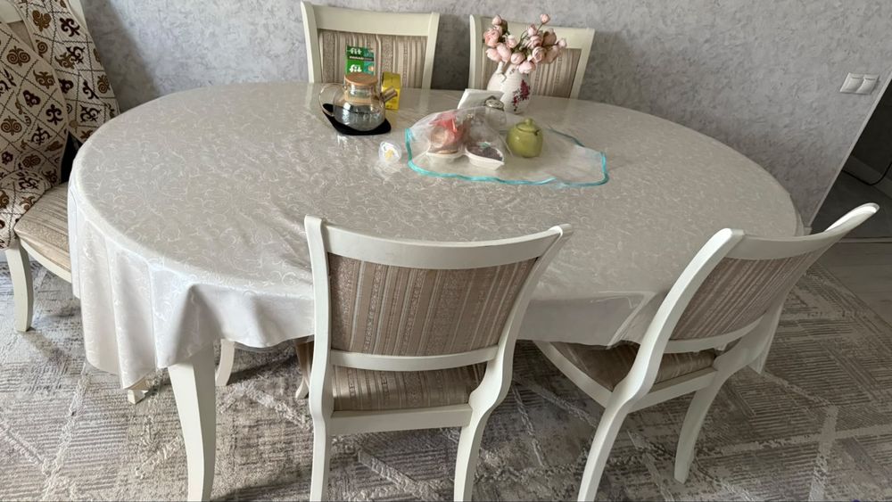 Продам обеденный стол и 6 стульев (б/у)