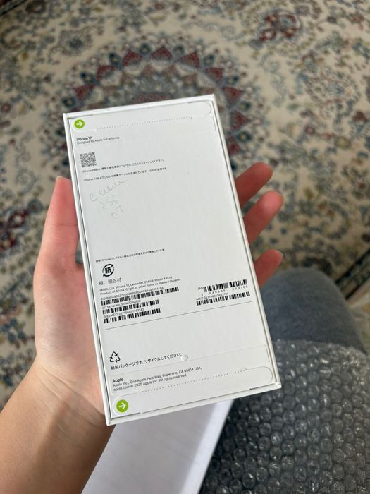 Продам айфон 17 256гб