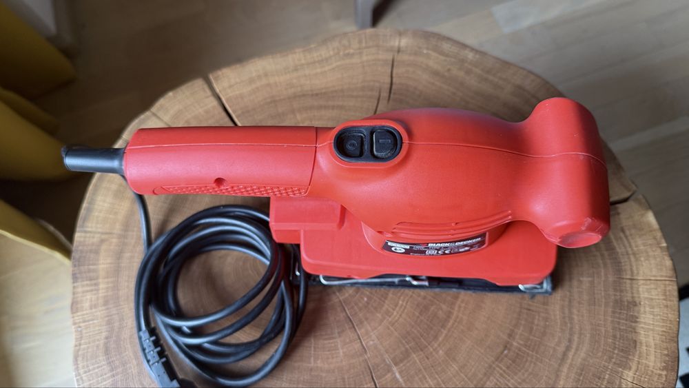 Slefuitor cu vibratii Black and Decker KA300