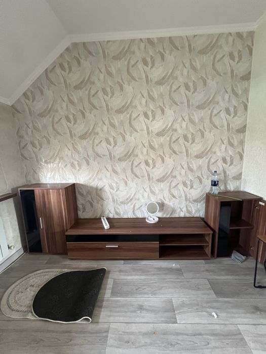 тумба под тв почти новая