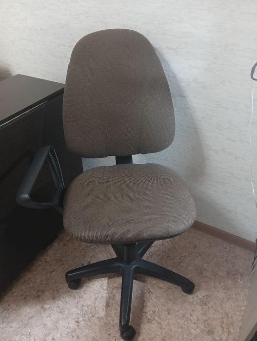 Отдам даром ,кресло офисное