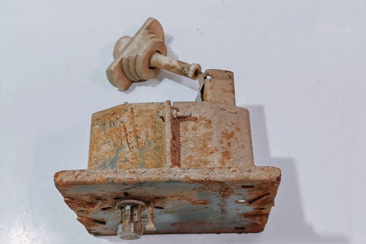 Macara roata rezerva Volkswagen VW Sharan prima generatie