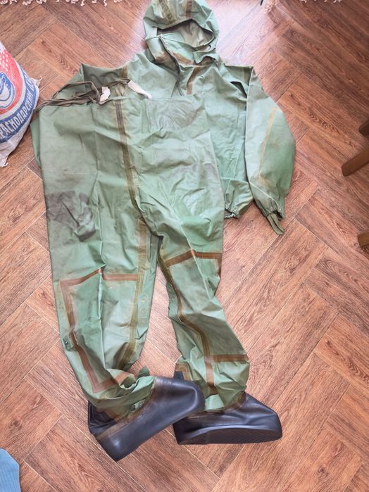 Костюм резиновый для рыбалки