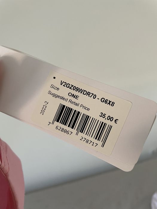 Розова Шапка Guess