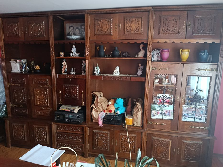 Mobilă de sufragerie/bibliotecă, stil clasic, foarte încăpătoare