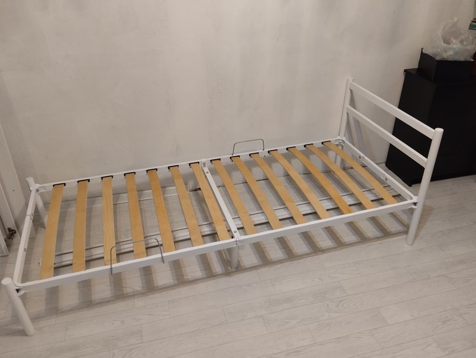 Кровать железная