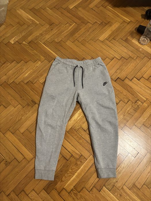 Орогинален сив nike tech old season