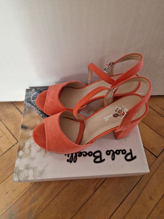 Дамски сандали на ток