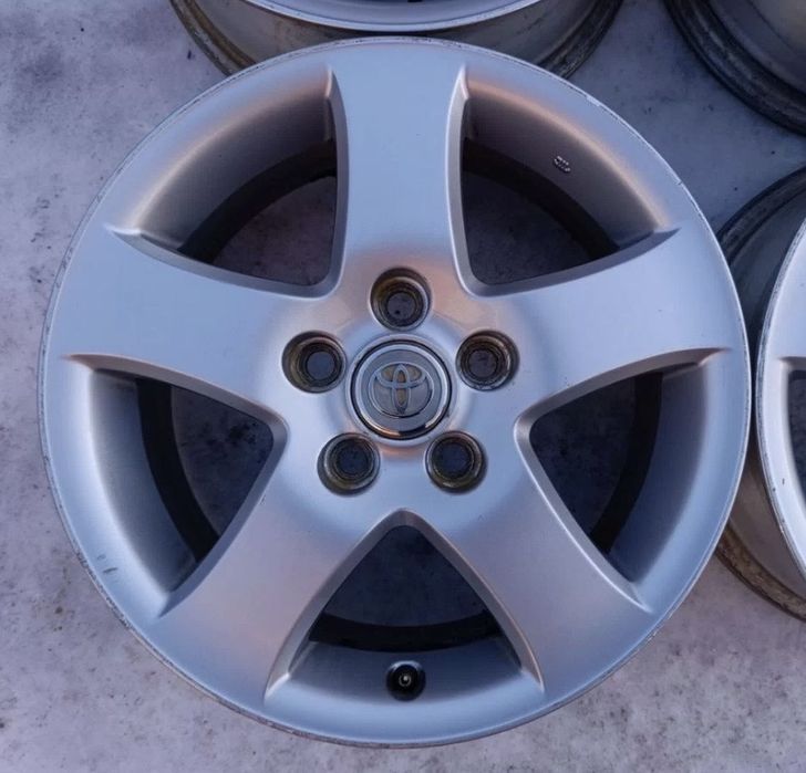 Продам диски от камри 35