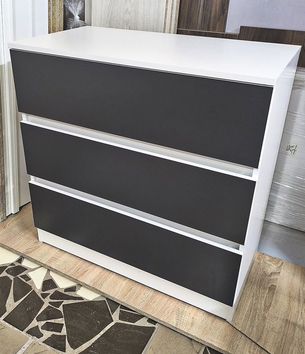 Комод с тремя ящиками