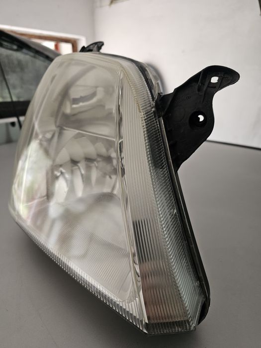 Фар за Опел Мерива