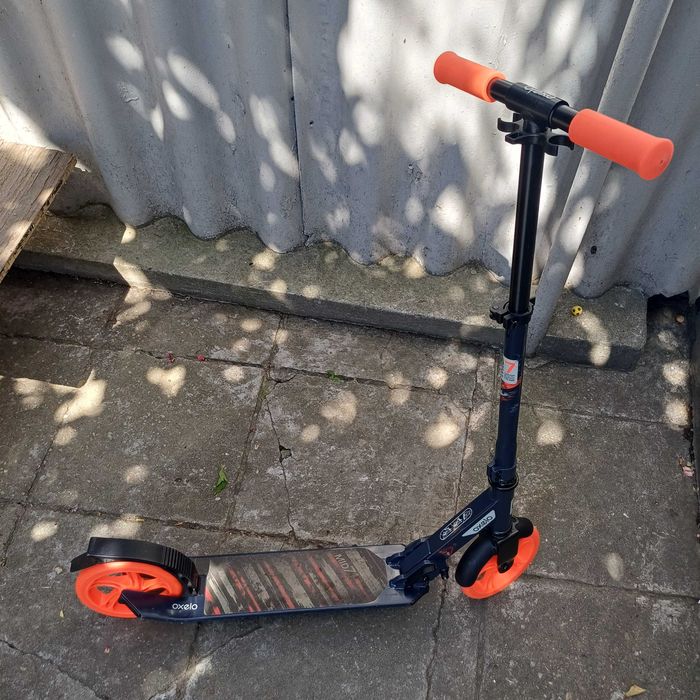 Vând trotineta OXELO  MID 7