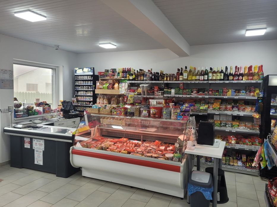 Spațiu comercial/casă