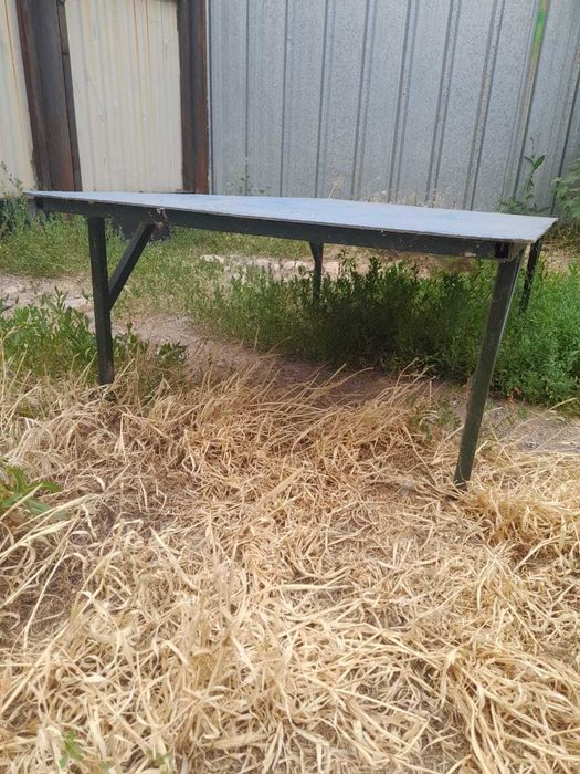 Продам стол чайный