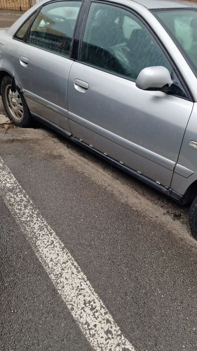 Vând Audi A 4 pentru piese