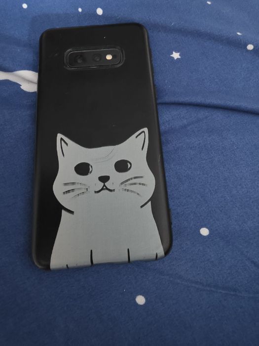 Samsung   S10  e