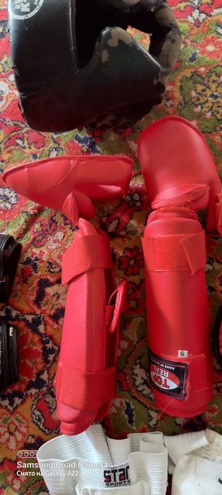 Перчатки, щитки, шлем, ракушки для боев