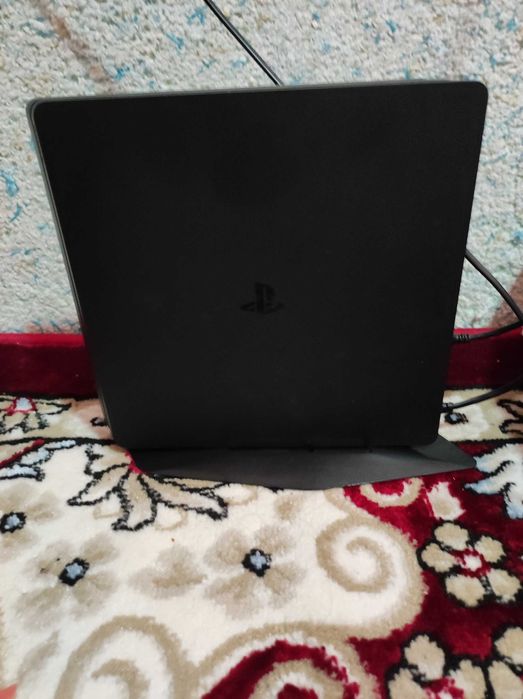 Плейстейшн PS 4 slim