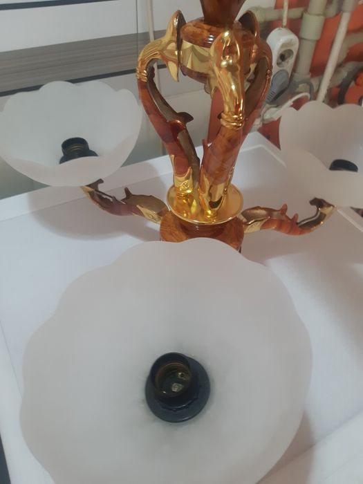 Продам люстру трёхрожковую бу