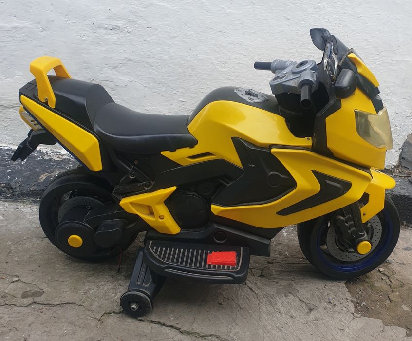 Детский трёхколёсный велосипед.