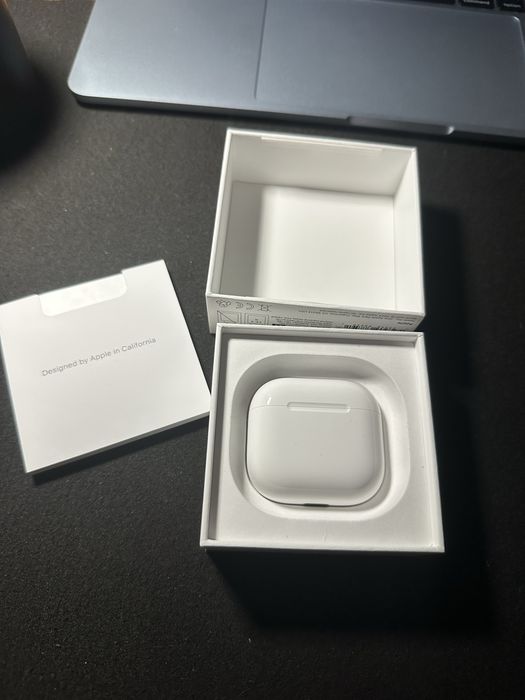 Apple AirPods gen 4 Noi