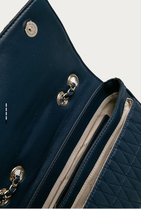 Оригинална чанта Guess