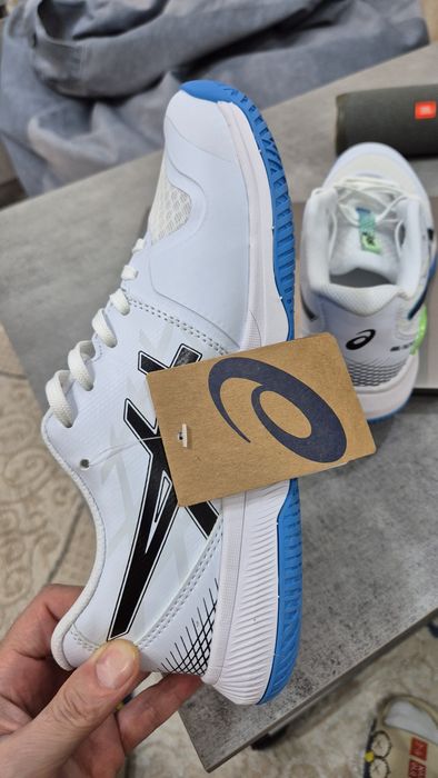 Кроссовки Asics новые