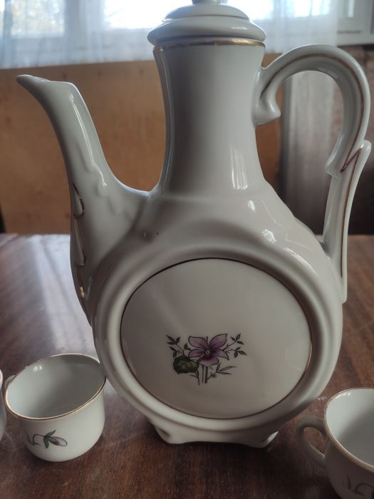 Порцеланов сервиз за греяна ракия