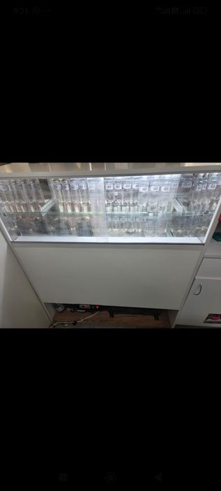 Продам витринный холодильник