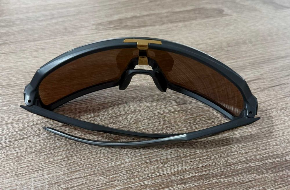Слънчеви очила Oakley Sutro