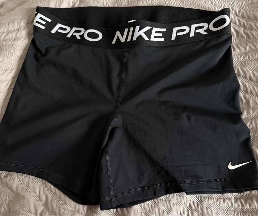 Продам шорты Nike