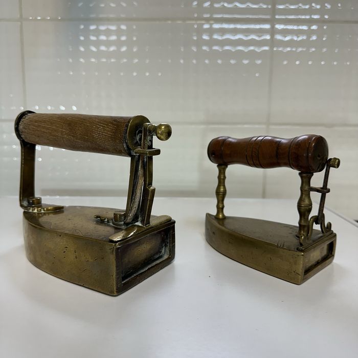 Fier de calcat rar antic medieval bronz masiv alama fonta anii 1800