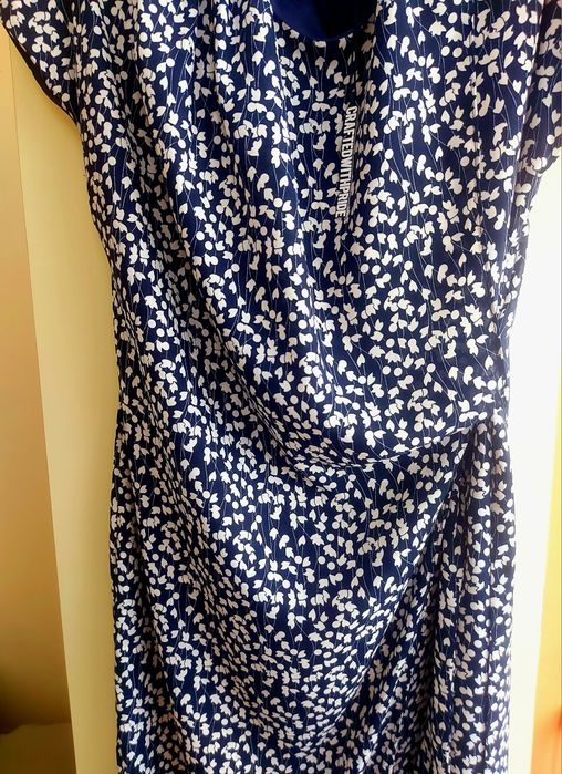 Нова рокля  с цип отзад,поплата леко асиметрича отпред