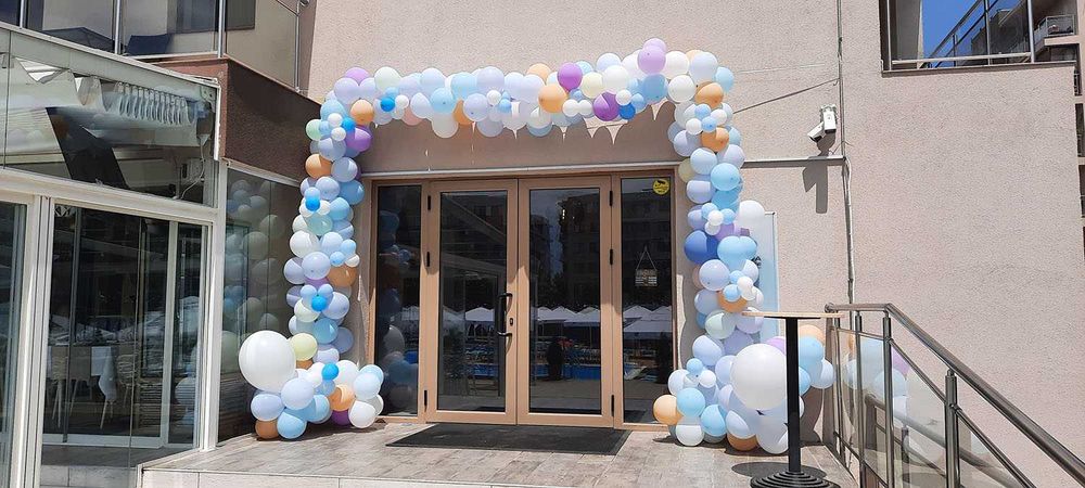 Arcada intrare restaurant pe orice culoare sau combinatie de culori