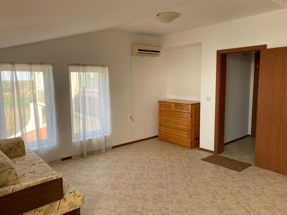 Апартамент с. Божурец