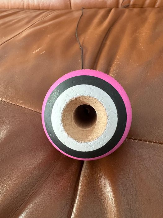 Kendama broken bones electric pink