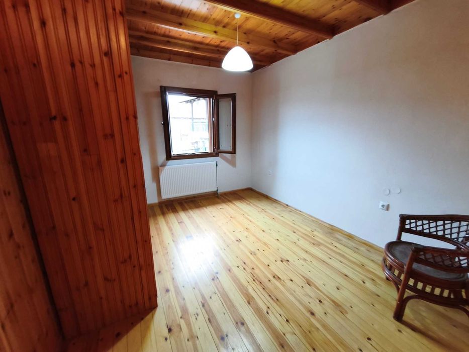 Продава къща с РЗП 154 м2 и двор 127 м2 в Стара Врасна, Гърция