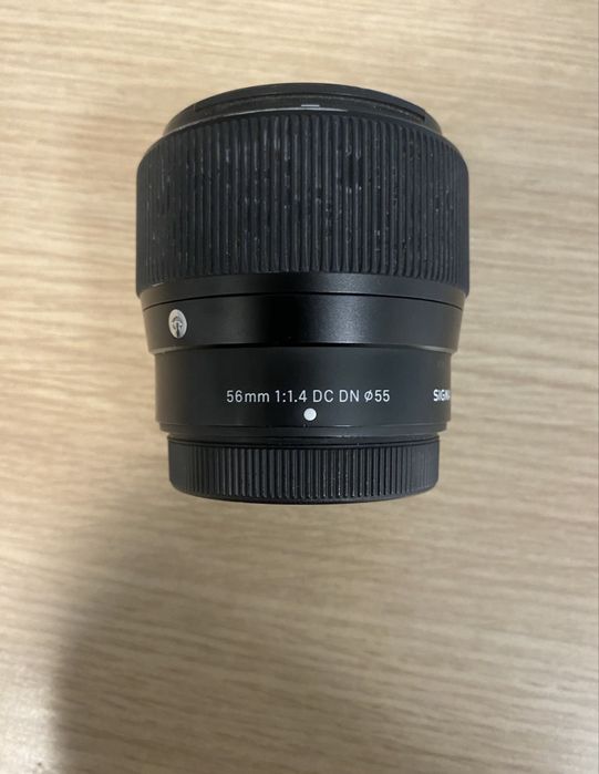 Обьектив для Fujifilm Sigma 56mm 1.4