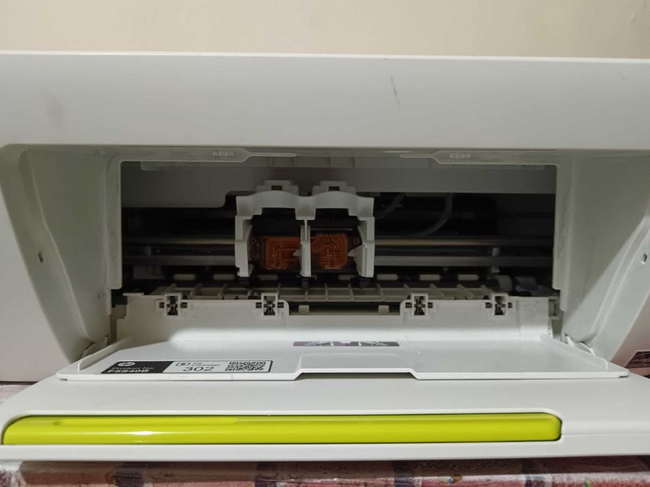 Imprimantă HP DeskJet 2130 – NOUĂ, fără cabluri