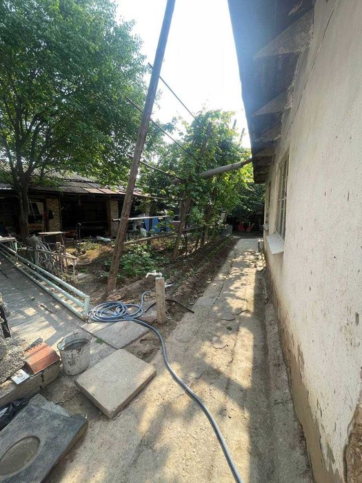 Уй сотилади Яккасарой Б.Хилолий 3-тор 80-уй